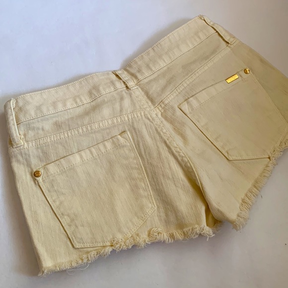 ‼️SOLD‼️ 3/$15 Mango Jean Shorts with Pocket Showing, size XS - Picture 3 of 5